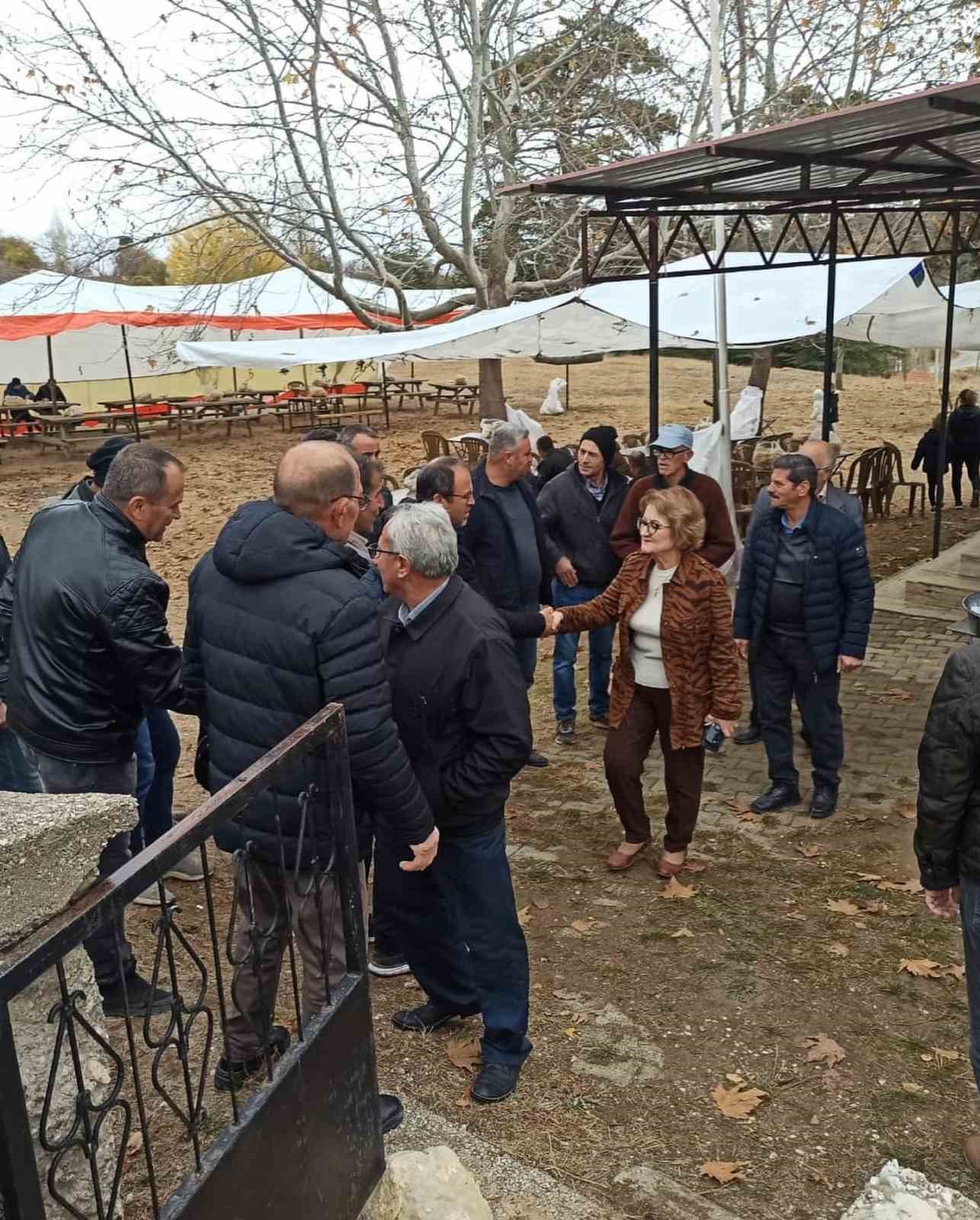 Başkan Çelik hemşehrilerini yalnız bırakmıyor
