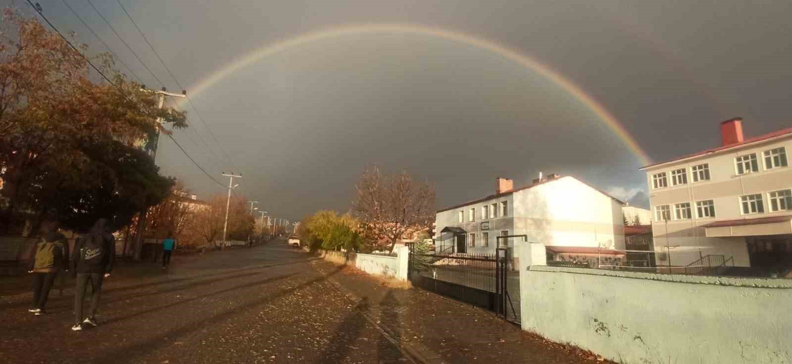 Tatvan’da gökkuşağı görsel şölen sundu
?v=1