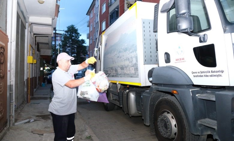 Bulancak’ta günde 50 ton çöp toplanıyor
?v=1