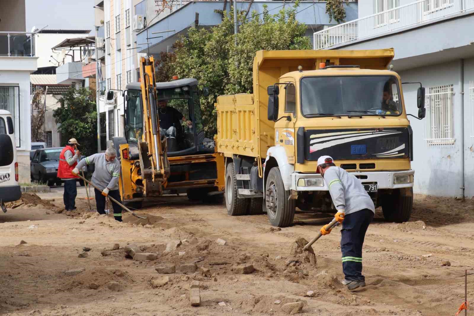 Nazilli’de 2024 yılı için planlanan yol çalışmaları bir bir tamamlanıyor
?v=1