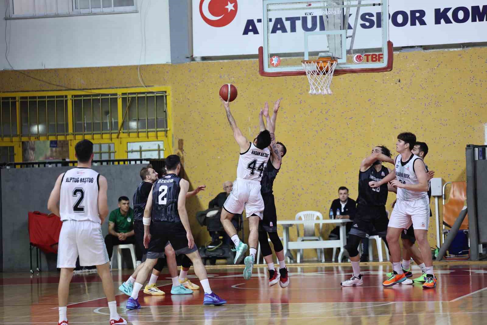 Sakarya Büyükşehir basket takımı İstanbul ekibini ağırlıyor
