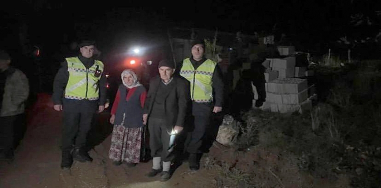 Artvin’de kaybolan kadın jandarma tarafından sağ salim bulundu