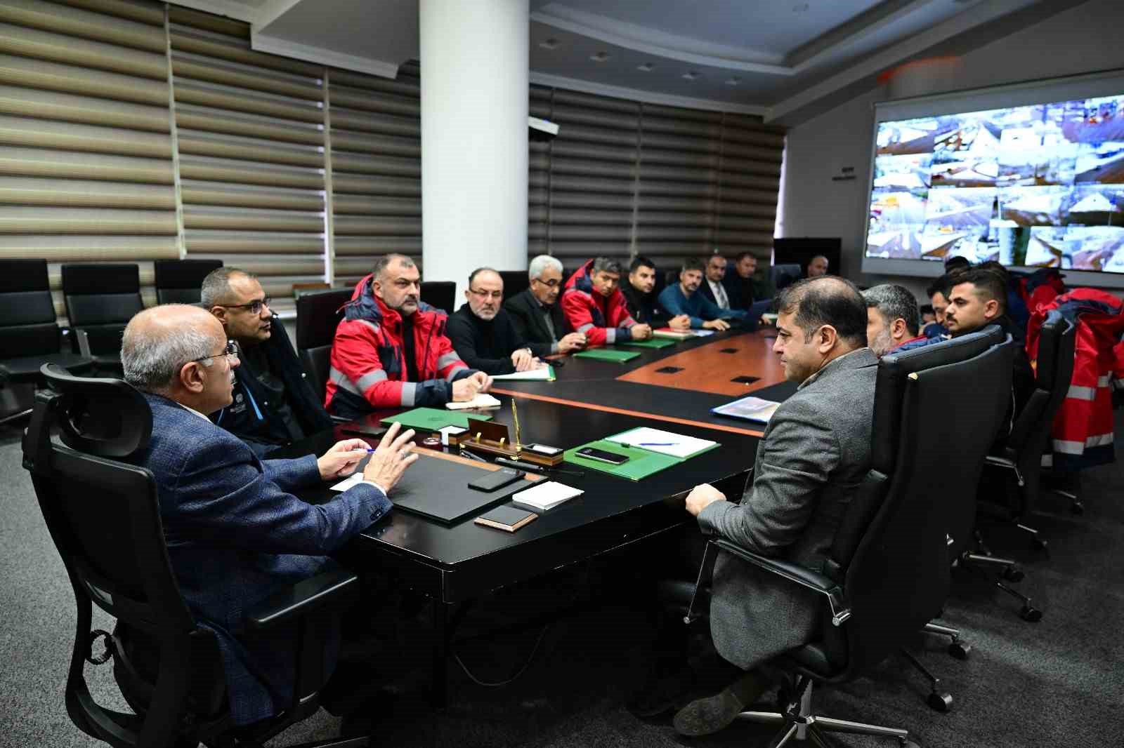 Malatya’da Büyükşehir Belediyesi’nde kar teyakkuzu
?v=1