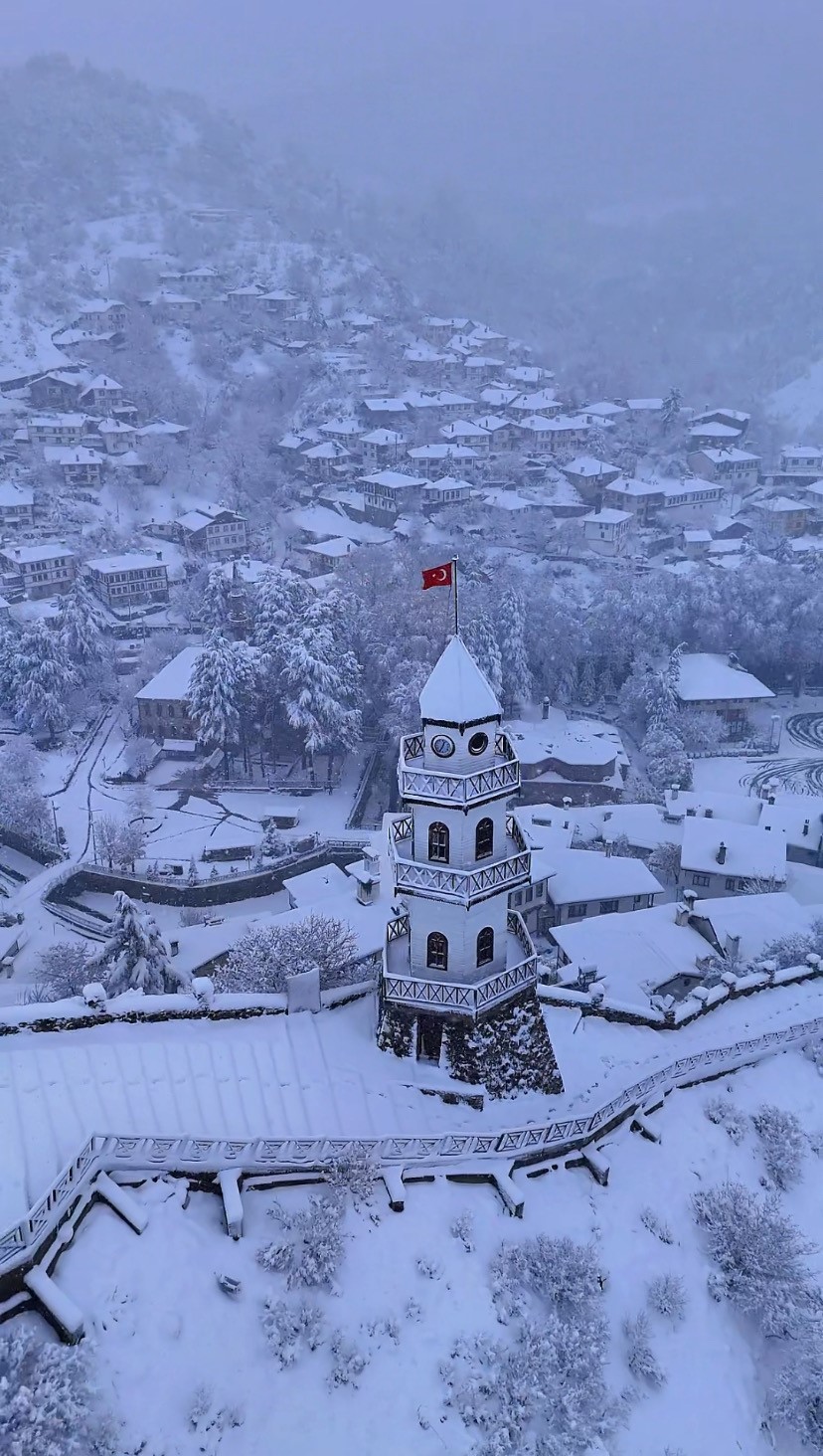  Sakin şehir  Göynük beyaz örtüyle kaplandı
?v=1