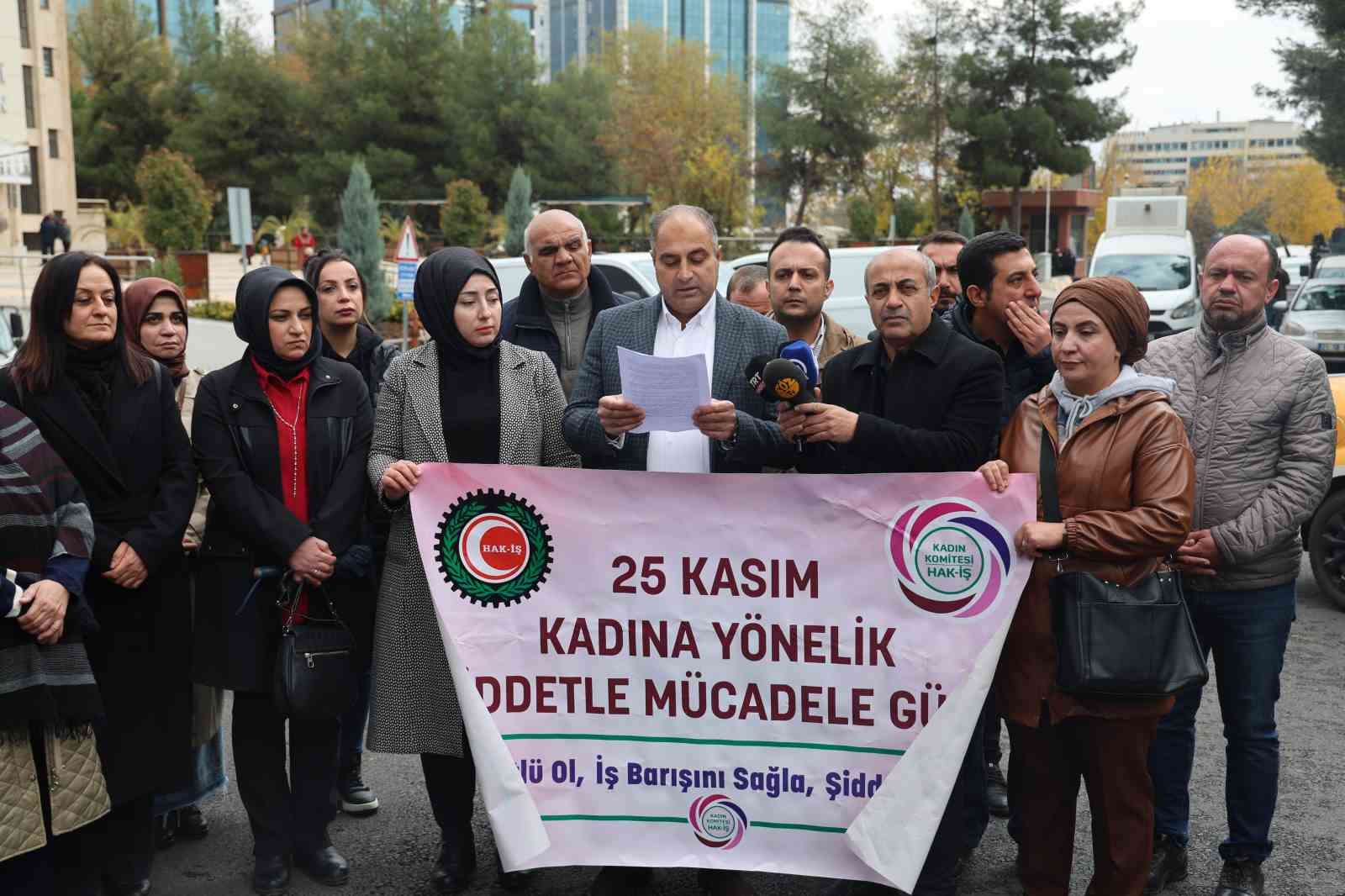 Diyarbakır’da kadına yönelik şiddete dikkat çekildi
?v=1