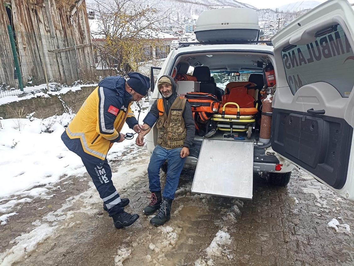 Amasya’da yaylada mahsur kalan vatandaşı acil sağlık ekibi kurtardı
?v=1