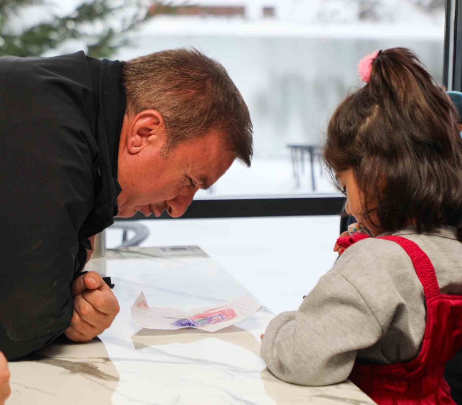 Vali Aydoğdu’dan öğrencilere mesaj: “Okullar sizi bekliyor”
?v=1