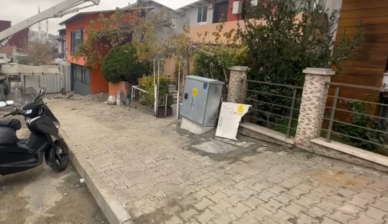 Şişli’de elektrik trafosu bomba gibi patladı: 1 kişi ağır yaralandı
?v=1