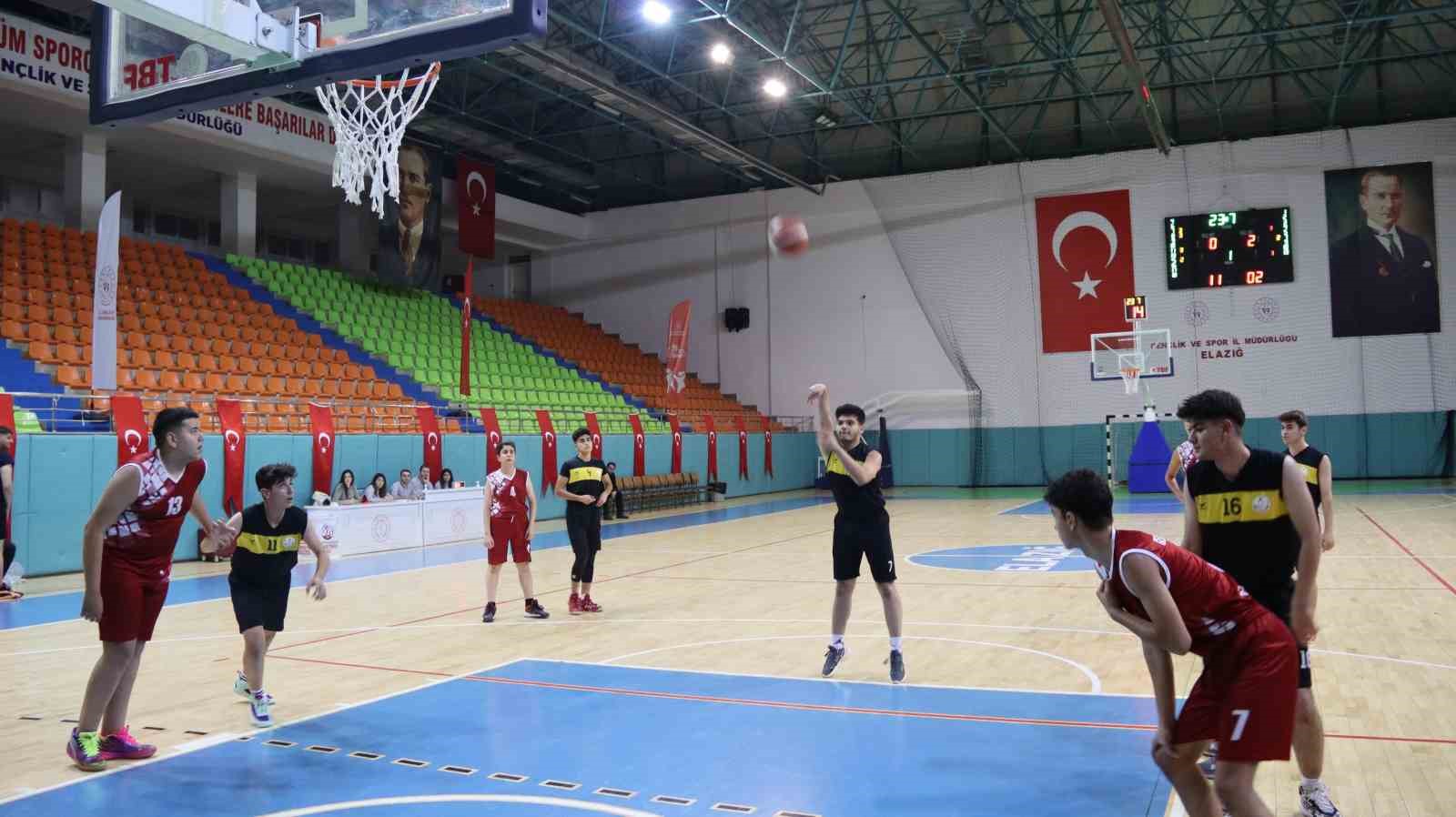 Elazığ’da U18 basketbol yerel lig mücadelesi sona erdi
?v=1