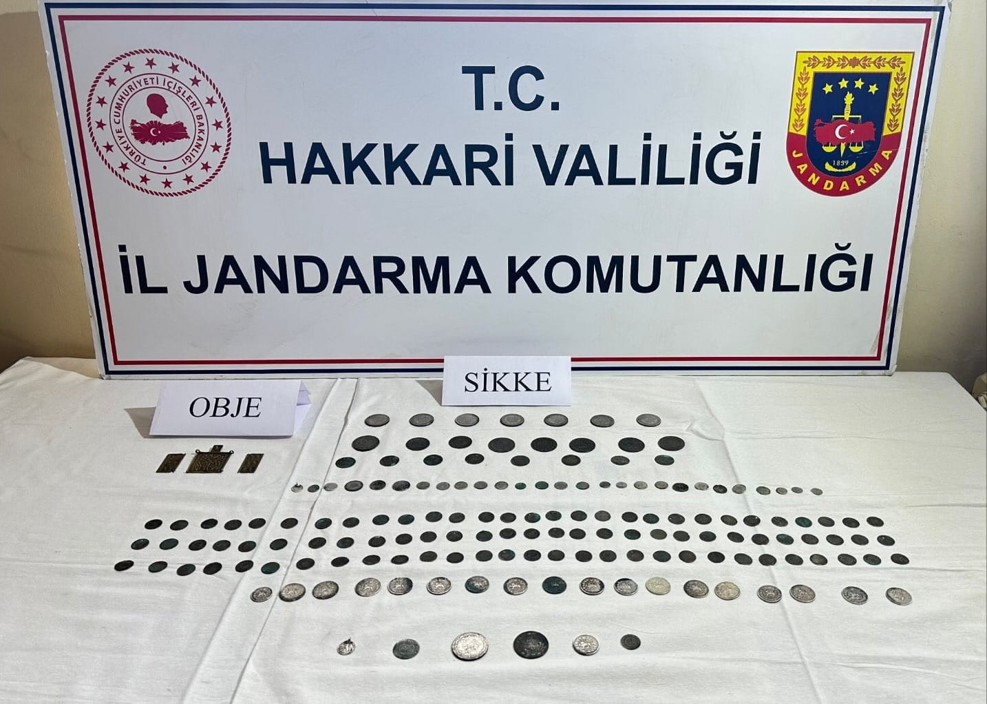 Hakkari’de tarihi eser operasyonu
?v=1