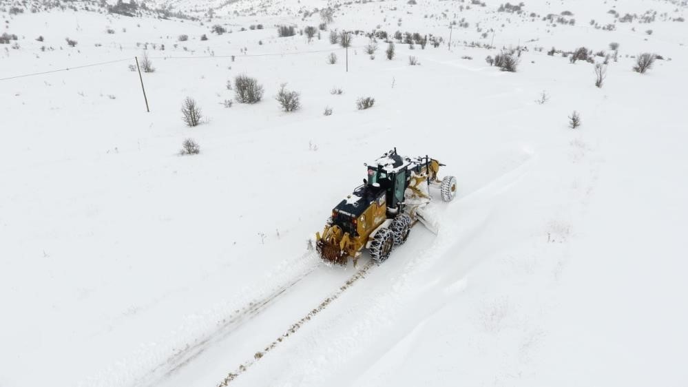 Erzincan’da kardan 37 köy yolu ulaşıma kapandı
?v=1