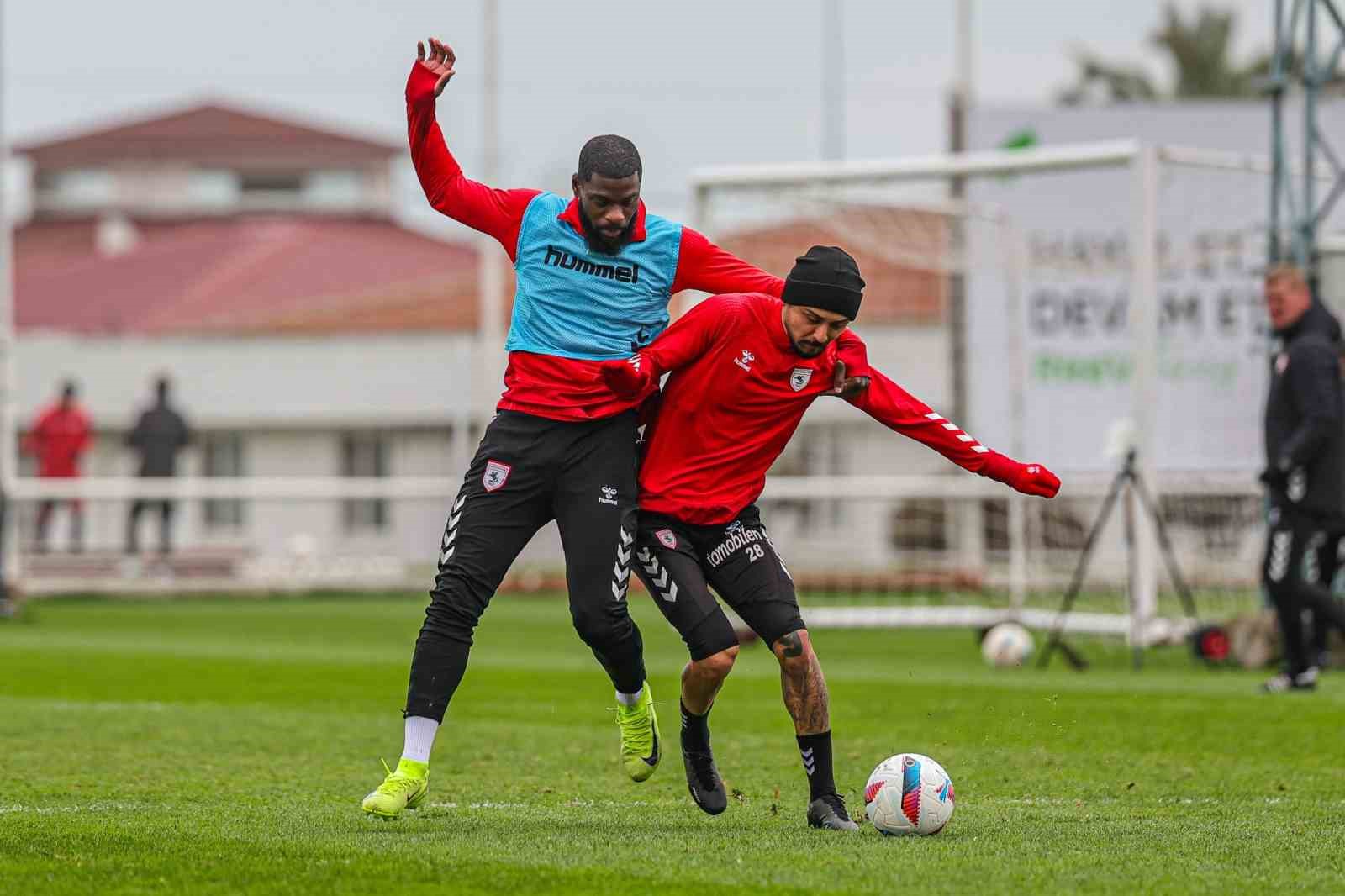 Samsunspor, Bodrum FK maçı hazırlıklarını sürdürdü
?v=1