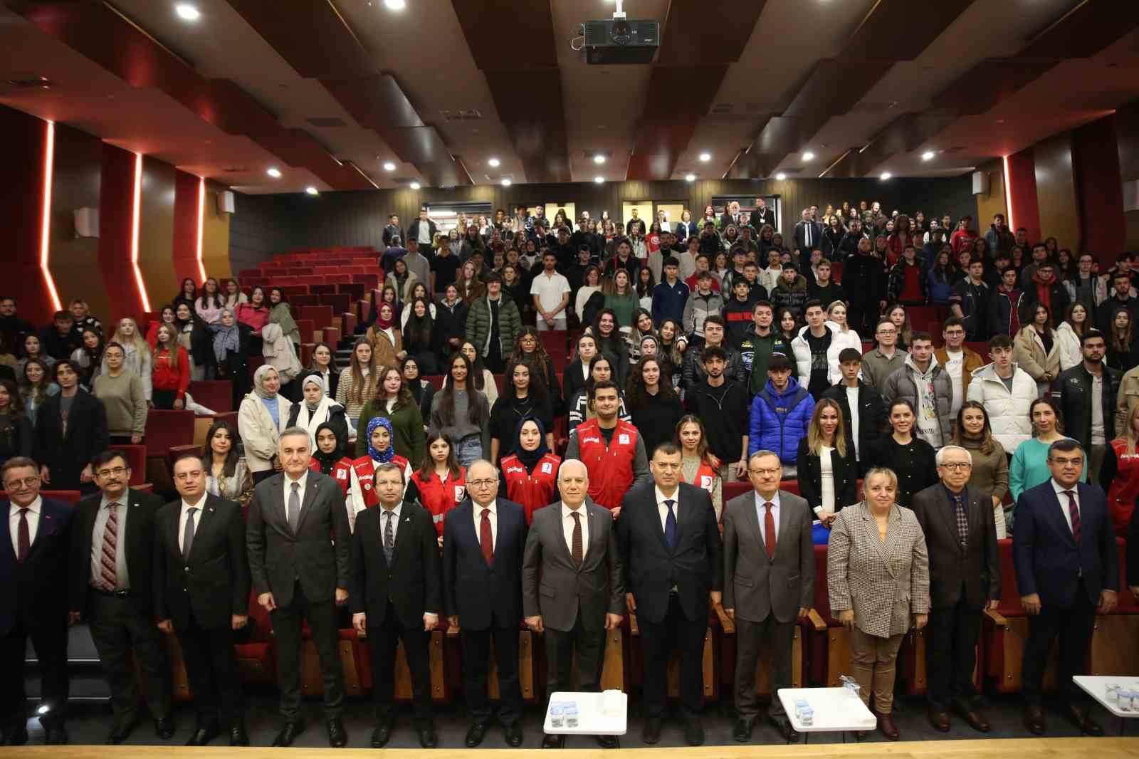 Mudanya Üniversitesi öğrencileri sordu, Başkan Bozbey yanıtladı
?v=1