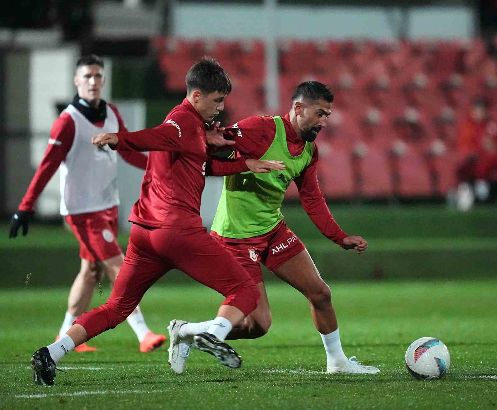 Galatasaray, Eyüpspor maçı hazırlıklarına başladı
?v=1