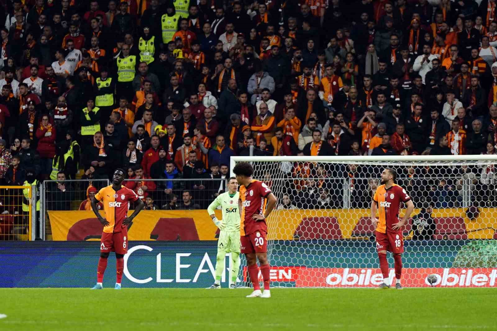 Galatasaray bu sezon ligde 2. kez berabere kaldı
?v=1