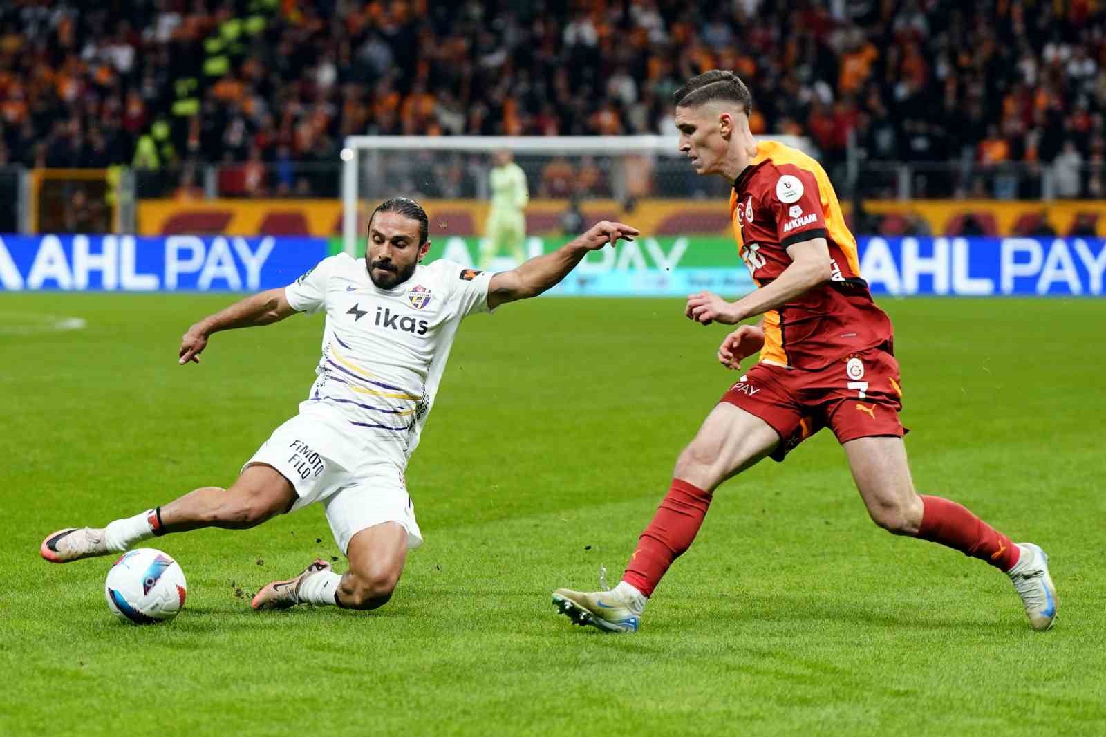 Trendyol Süper Lig: Galatasaray: 2 - Eyüpspor: 2 (Maç sonucu)
?v=1