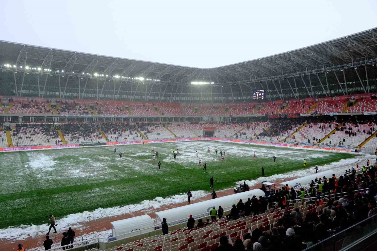 Sivasspor-Galatasaray maçının biletleri satışa çıktı
