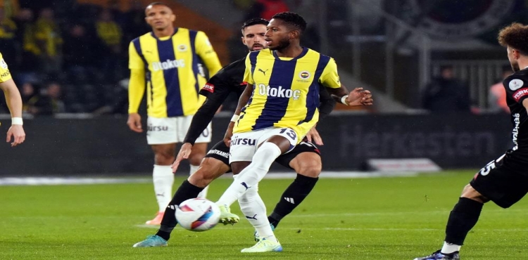 Trendyol Süper Lig: Fenerbahçe: 1 - Gaziantep FK: 0 (Maç devam ediyor)