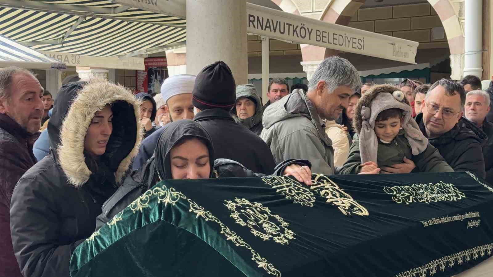 Trafik kazasında hayatını kaybeden pilot son yolculuğuna uğurlandı
