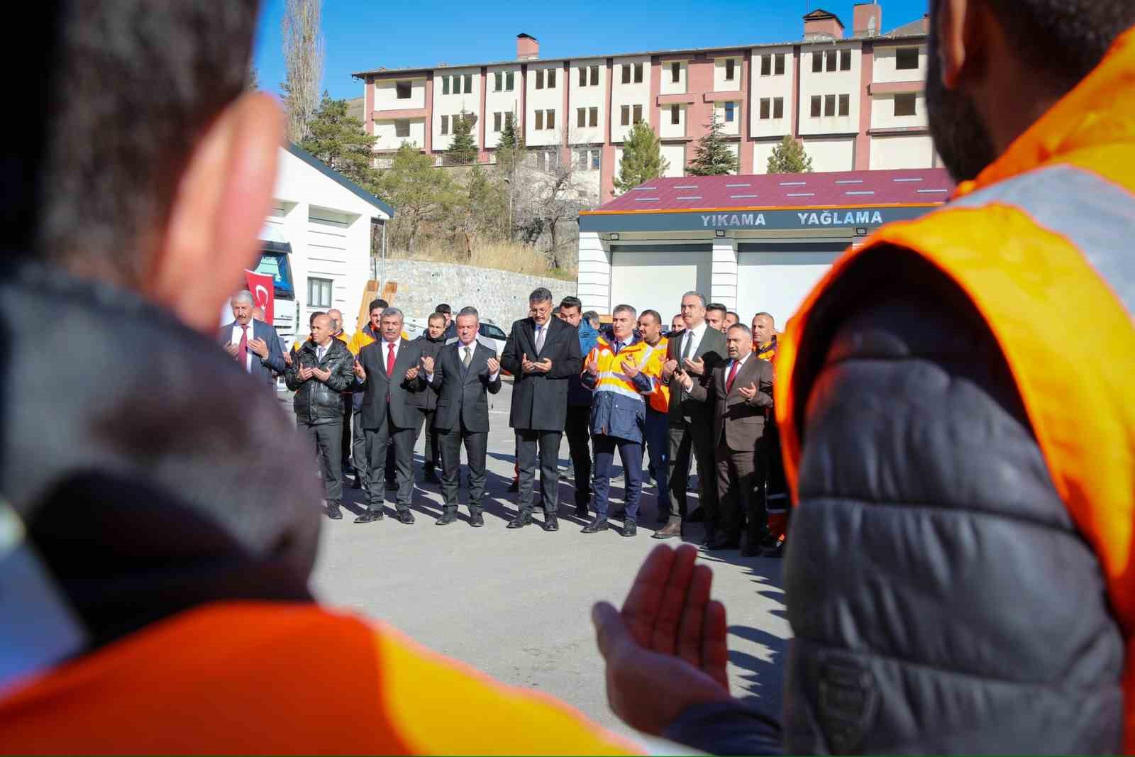 Hakkari’de kar sezonu öncesi kurban kesim töreni
