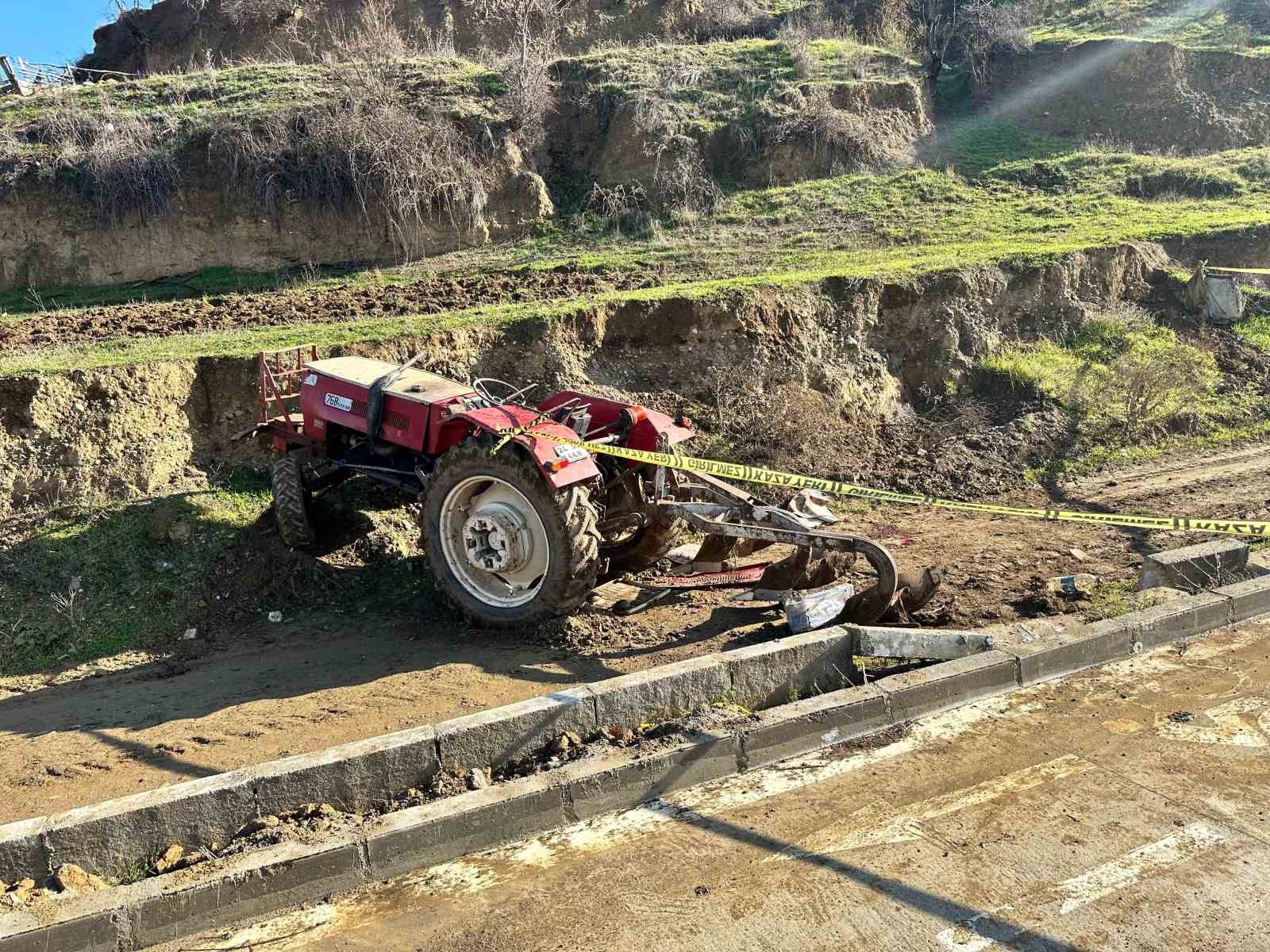 Tarlada çalışan çiftçi traktör kazasında öldü
