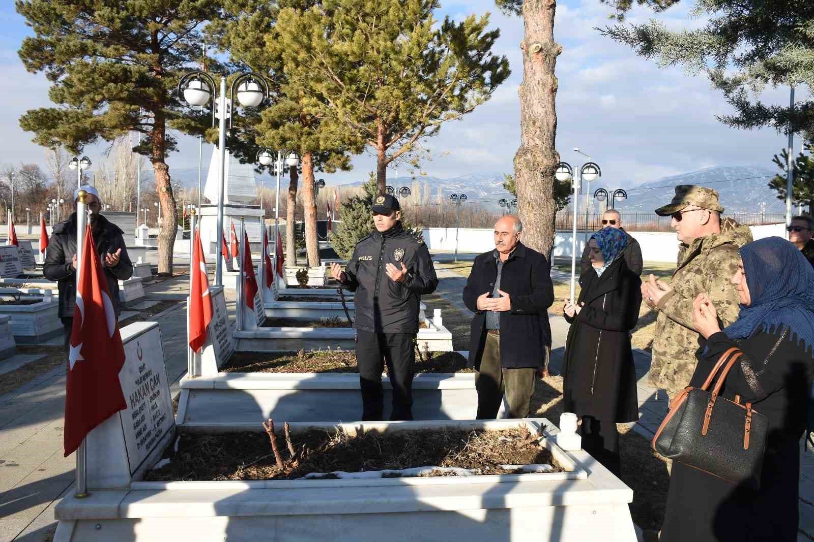 Şehit Polis Memuru Hakan Can şehadetinin 7. sene-i devriyesinde unutulmadı
