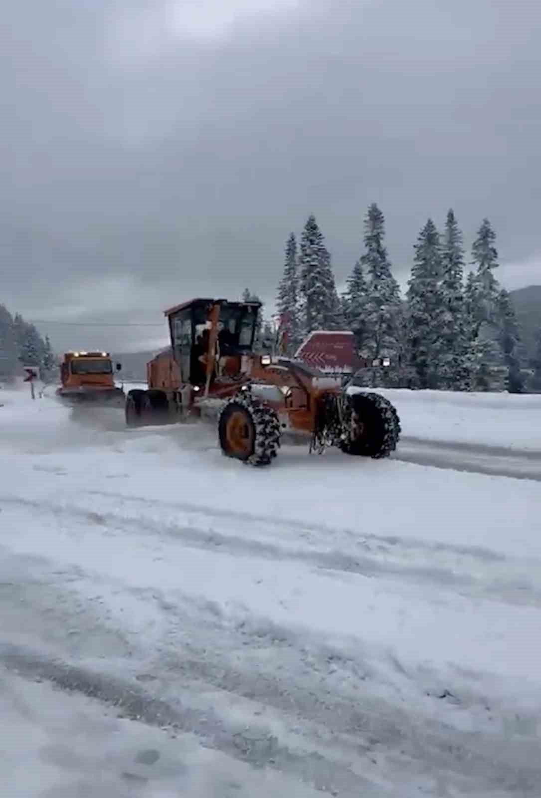 Kastamonu’nun yüksek kesimlerinde kar yağışı etkili oldu
