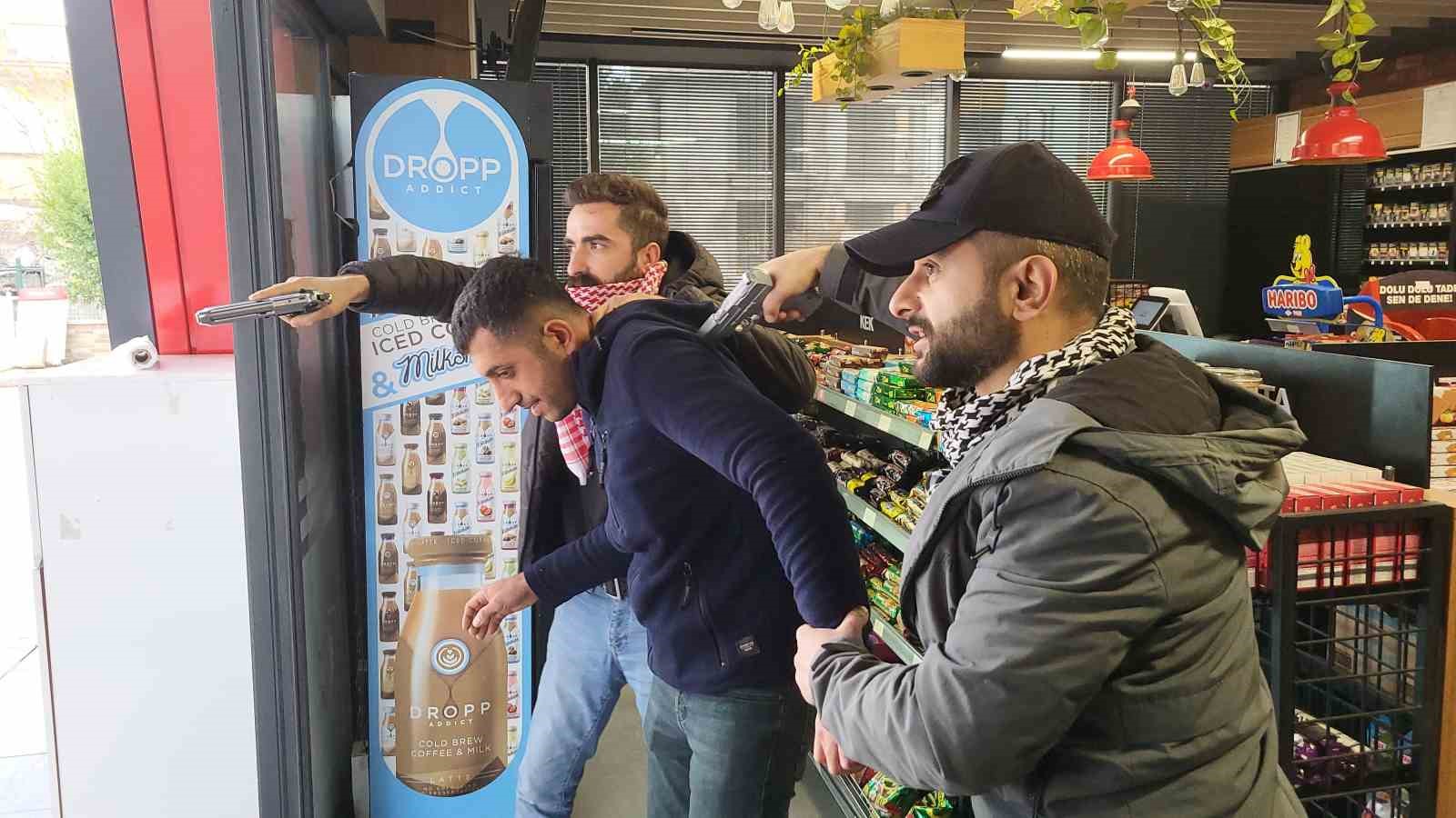 Polisin silahlı soygun tatbikatı gerçek sanıldı
