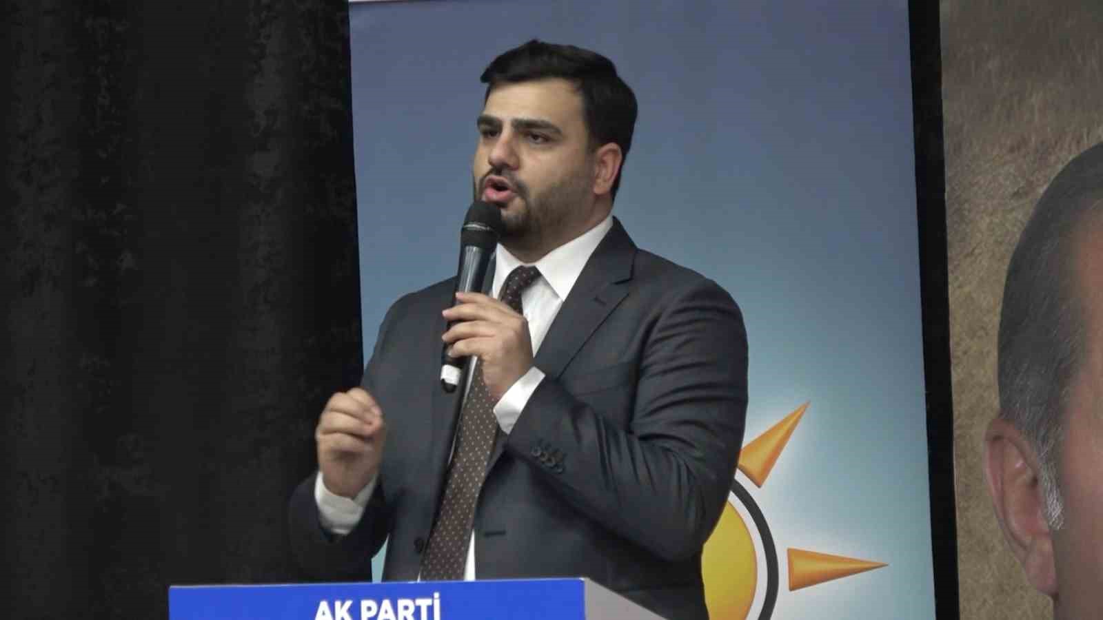 AK Parti Gençlik Kolları Genel Başkanı İnan:  Sen git kendi partinde sana genel başkanlık koltuğunu dar edenlerle uğraş 
