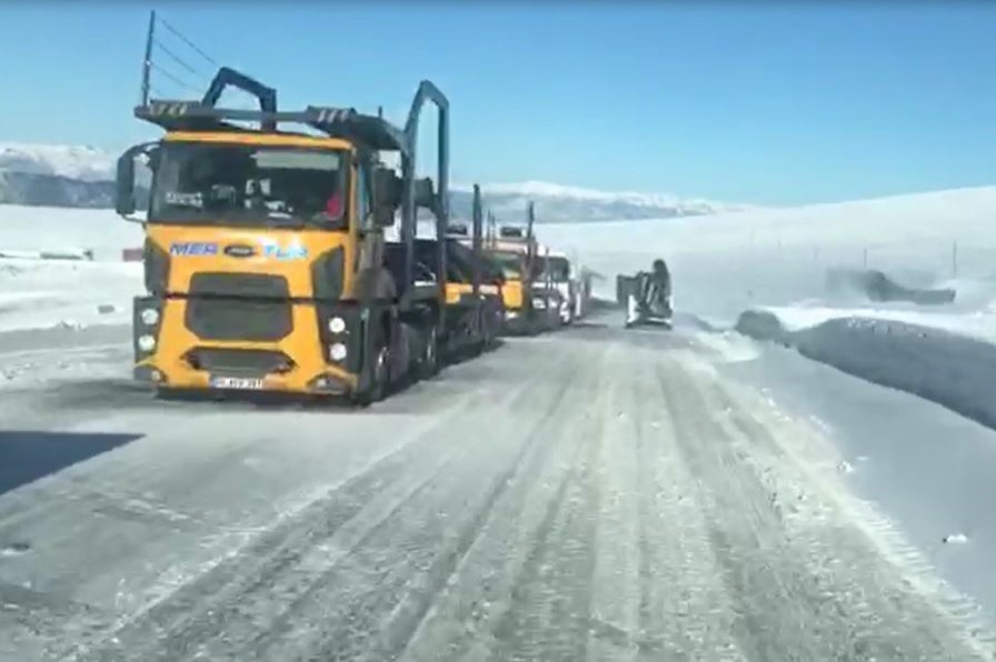 Ilgar dağı geçidinde tır kuyruğu
