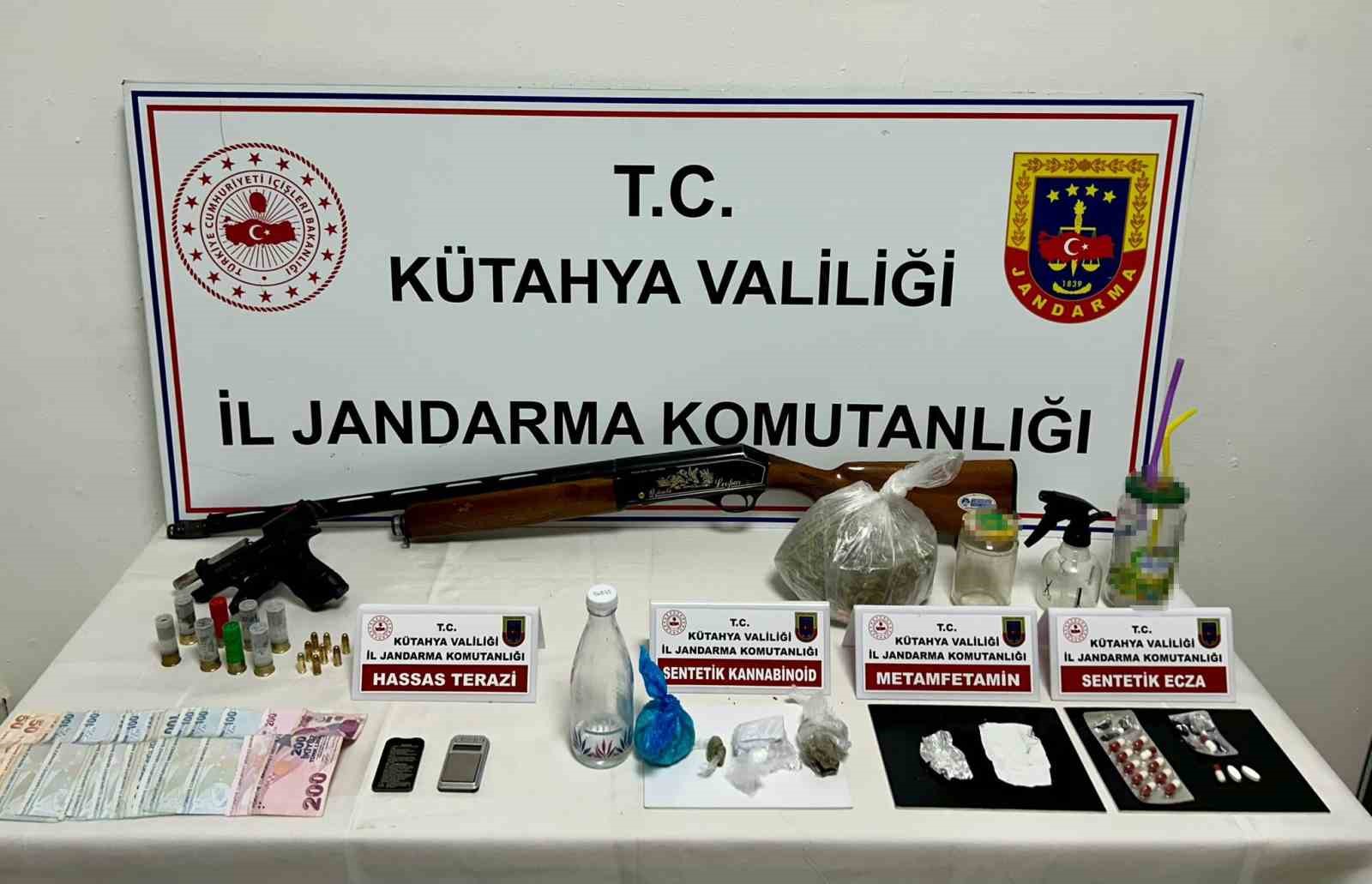 Kütahya’da jandarmadan uyuşturucu operasyonu: 2 gözaltı
