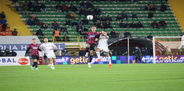 Trendyol Süper Lig: Alanyaspor: 2 - Konyaspor: 1 (Maç sonucu)