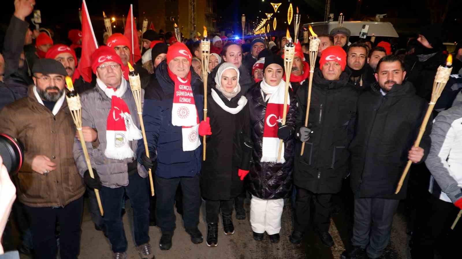 Dondurucu havada, Sarıkamış Şehitleri için yürüdüler
?v=1