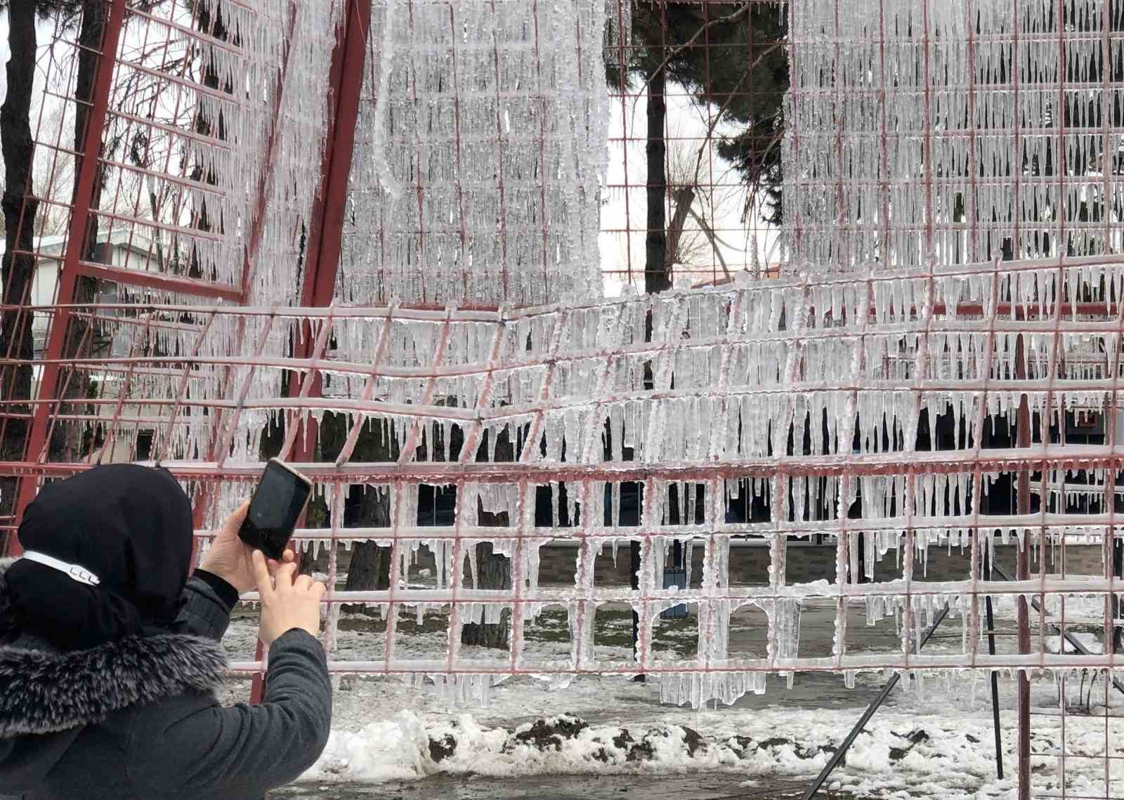 Erzincan’da soğuk hava etkisini sürdürüyor
?v=1