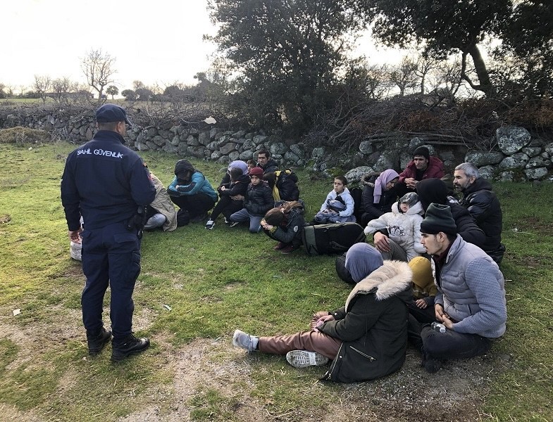 Çanakkale’de 22 kaçak göçmen yakalandı
?v=1