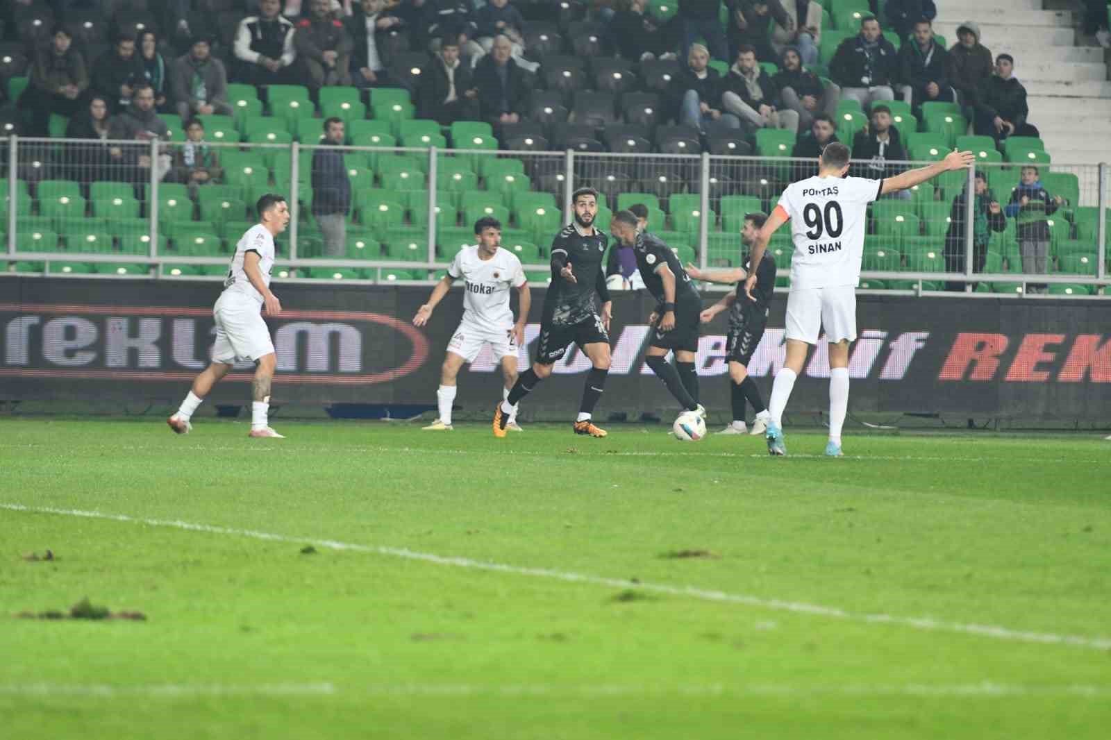 Trendyol 1. Lig: Sakaryaspor: 0  - Gençlerbirliği: 0
?v=1