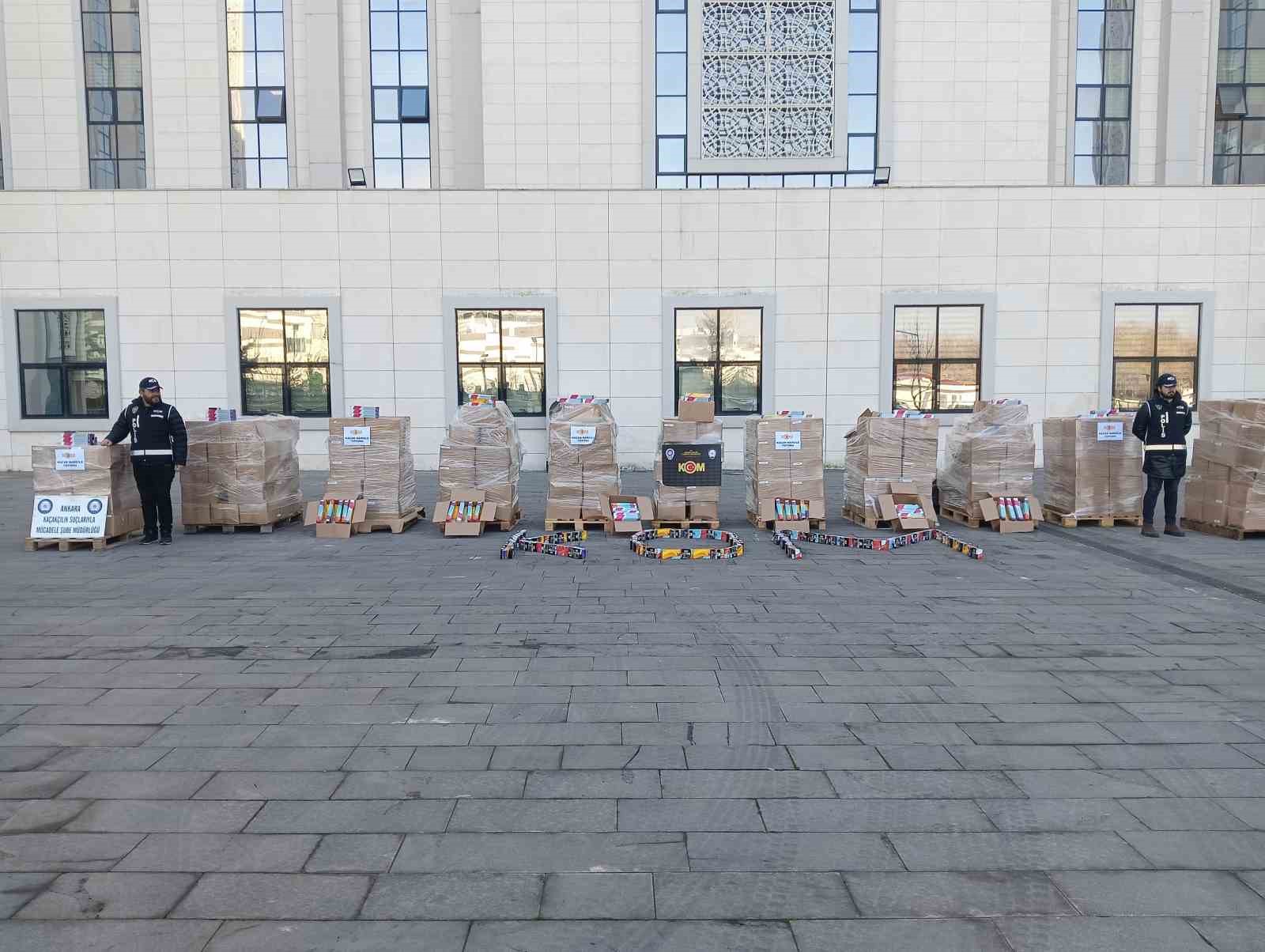 Ankara’daki kaçakçılık operasyonunda 3 tonu aşkın nargile tütünü ele geçirildi
