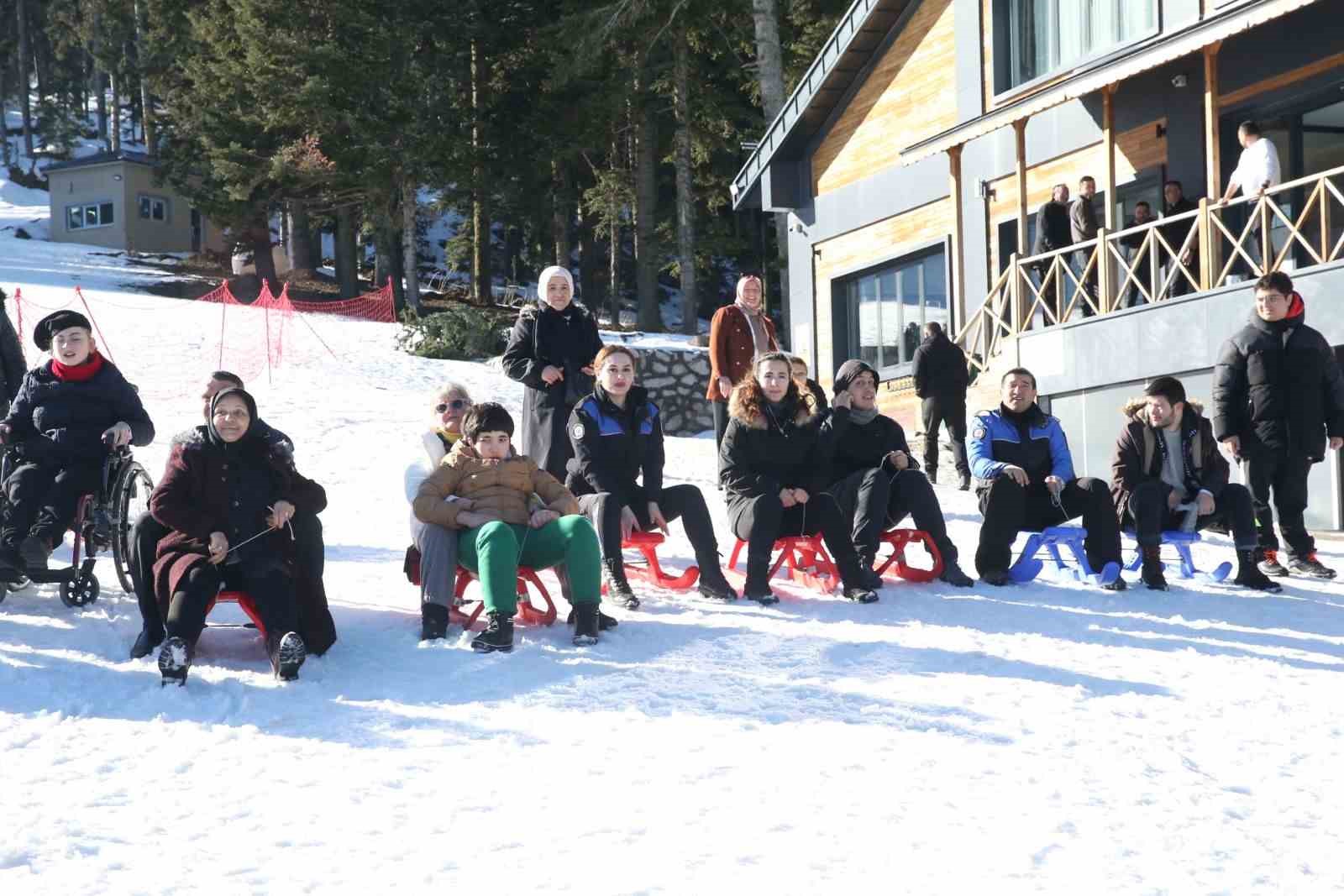 Özel bireyler, Ilgaz Dağı’nda doyasıya eğlendi
?v=1