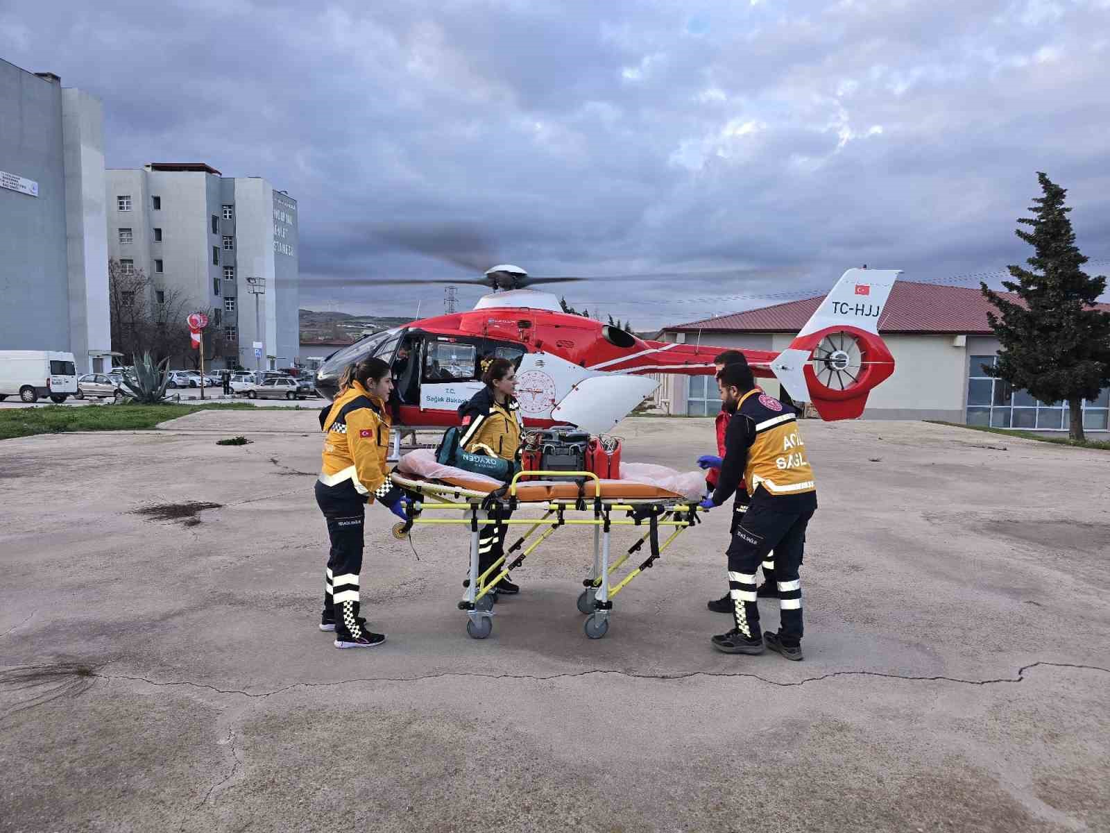 Helikopter ambulans hayat kurtardı
?v=1