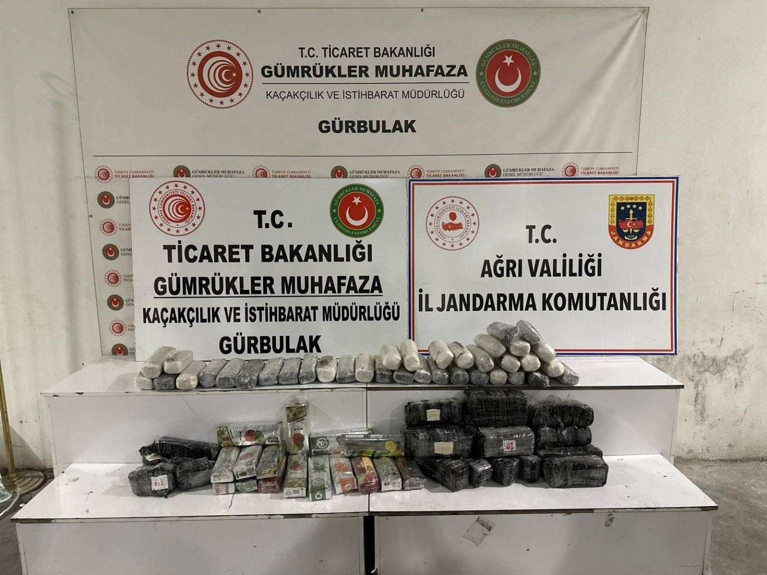 Gürbulak Sınır Kapısı’nda uyuşturucu operasyonu: 18 kilo 730 gram esrar ele geçirildi
?v=1