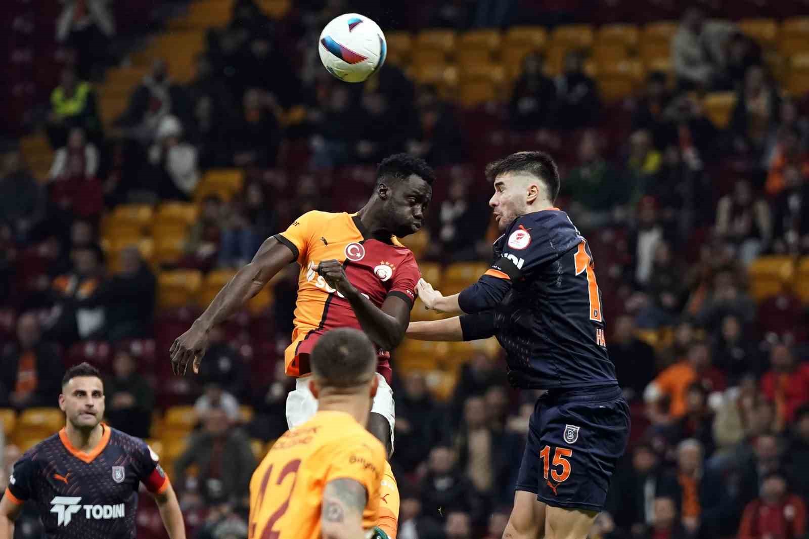 Başakşehir ile Galatasaray 33. randevuda
?v=1