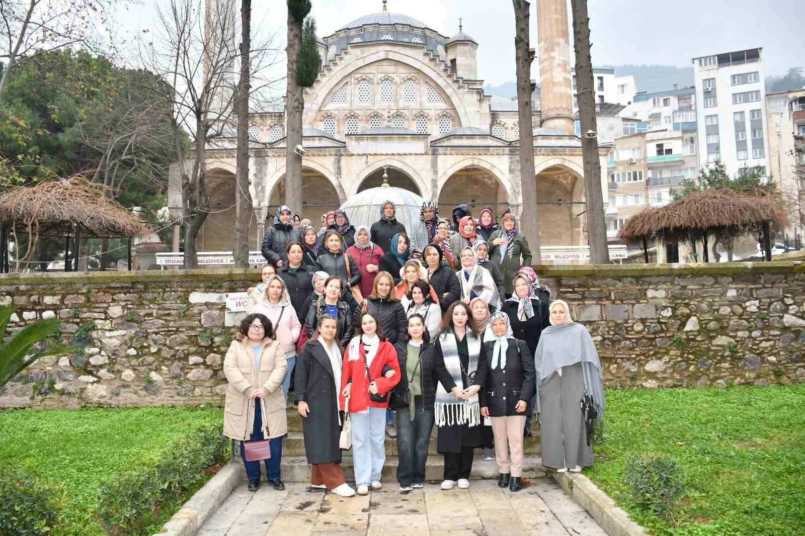 Demircili kadınlar Manisa’yı gezdi
?v=1