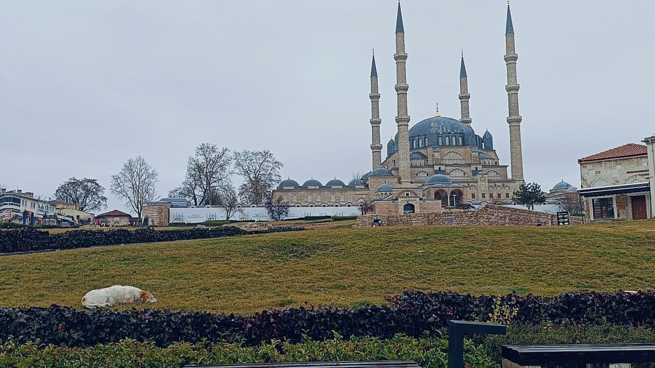 Soğuk ve yağışlı hava yurda giriş yaptı
?v=1