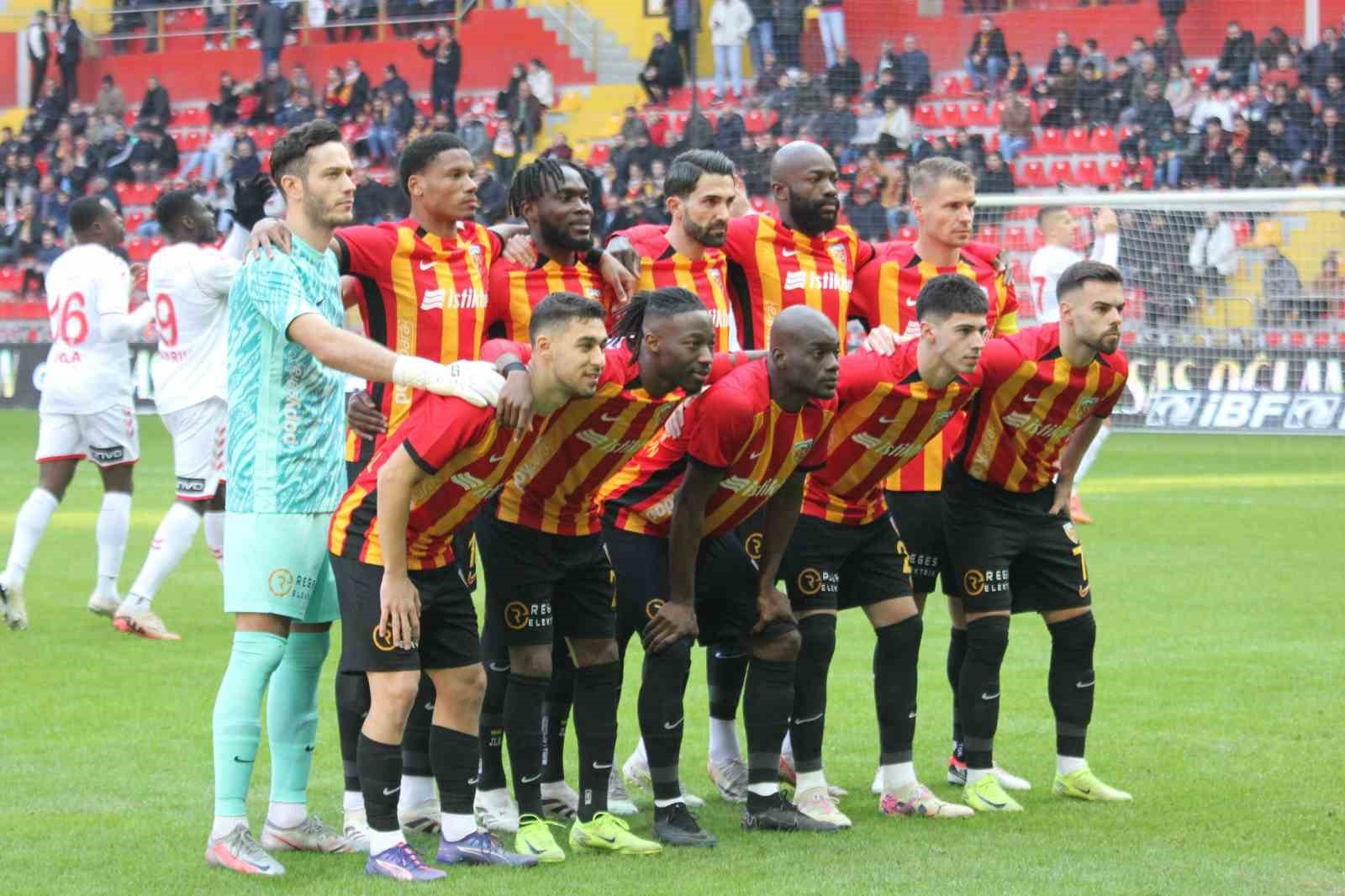 Trendyol Süper Lig: Kayserispor: 0 - Samsunspor: 1 (Maç devam ediyor)
?v=1