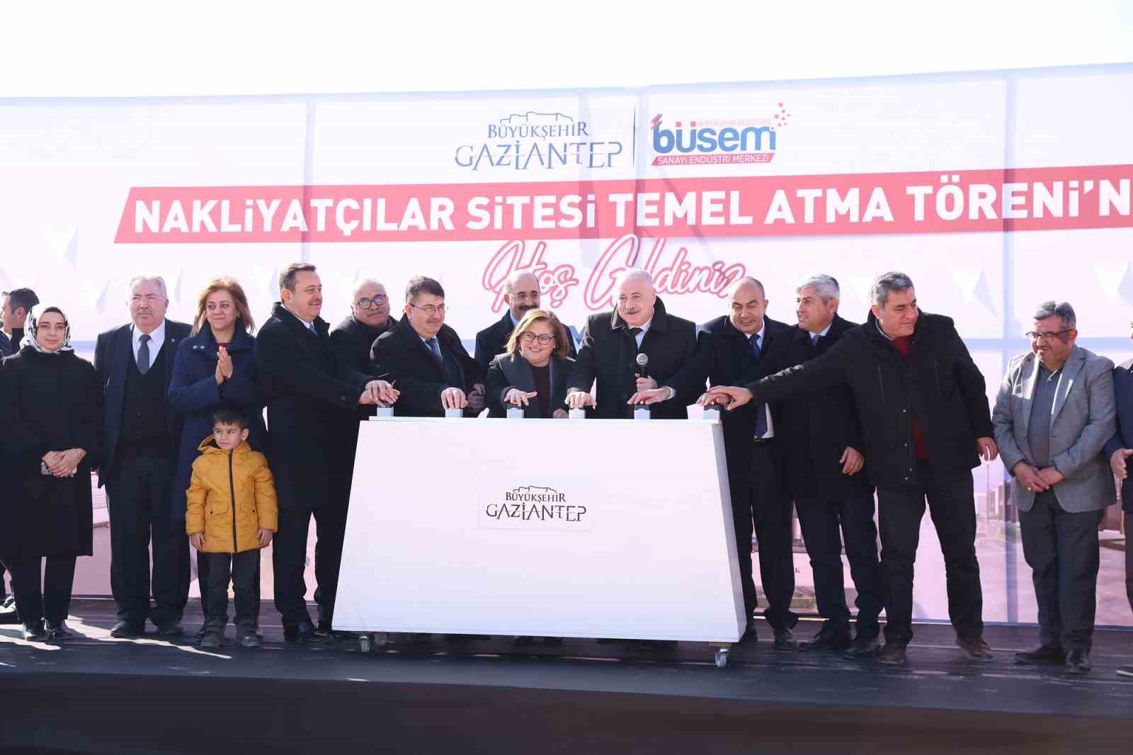 BÜSEM Nakliyatçılar Sitesi temel atma töreninde Başkan Şahin’den 900 milyonluk müjde
?v=1