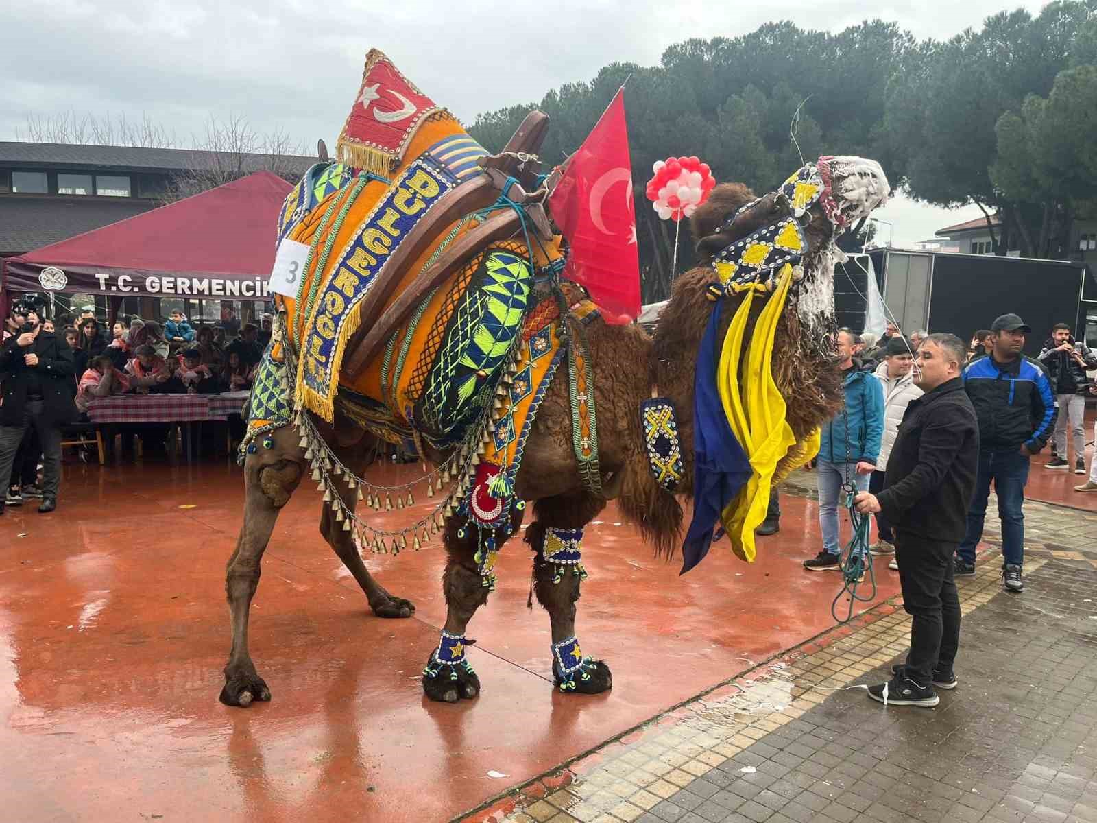 Develer podyuma çıktı, en yakışıklısı seçildi
?v=1