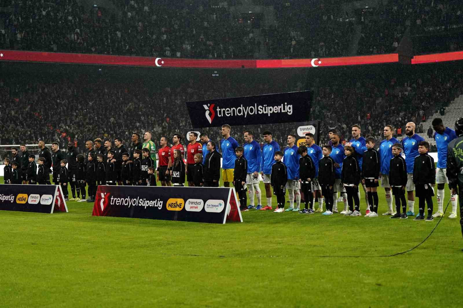 Trendyol Süper Lig: Beşiktaş: 0 - Bodrum FK: 0 (Maç devam ediyor)
?v=1