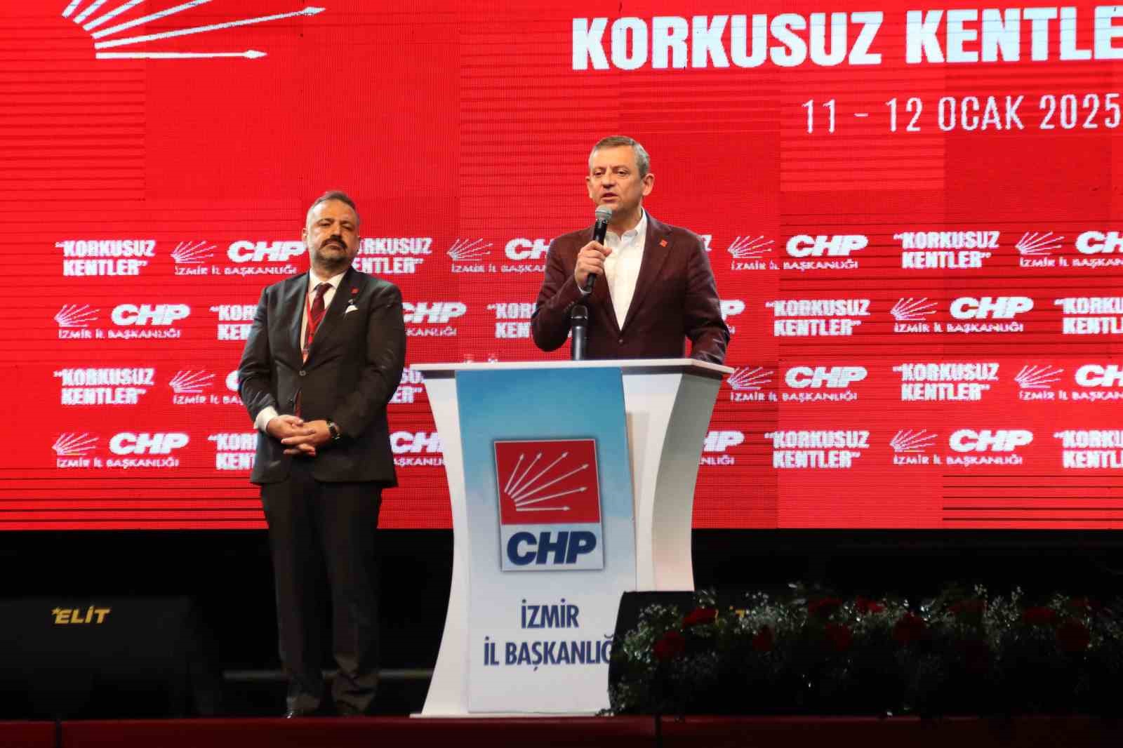 CHP lideri Özel’den maaş açıklaması: “Dost görünenlerin karşımıza geçtiğini not ettik”
?v=1