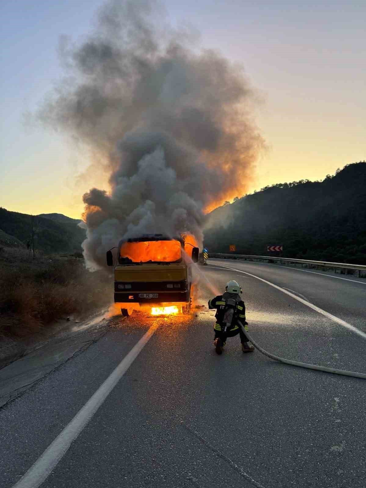 Yakıt dolu tanker alev aldı
?v=1