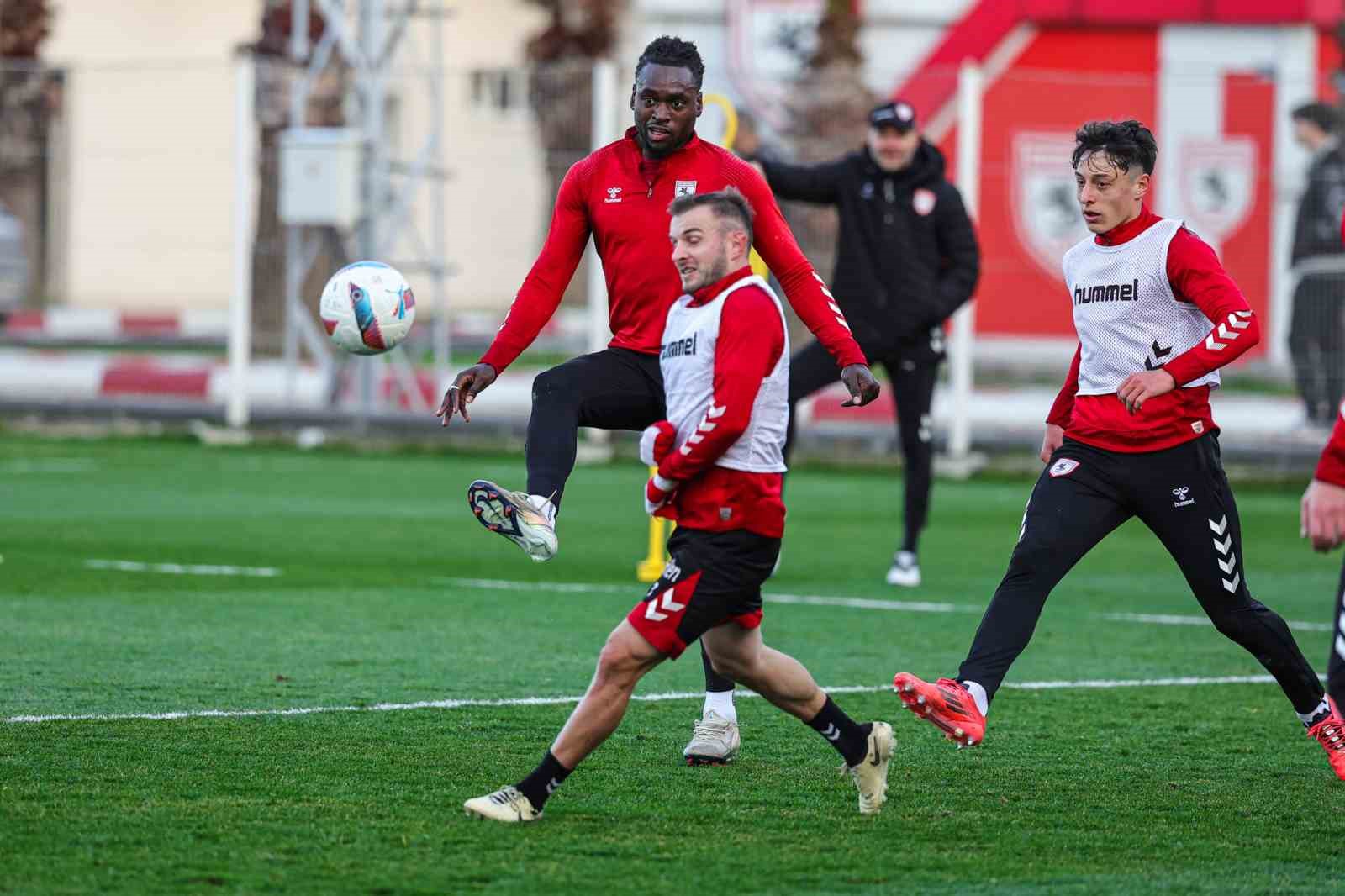 Samsunspor, Gaziantep FK maçı hazırlıklarını sürdürdü
?v=1